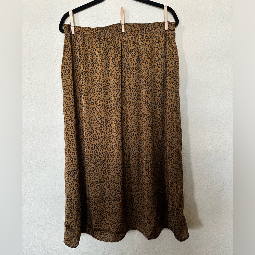 Midi satin like leopard print pull on skirt - XL